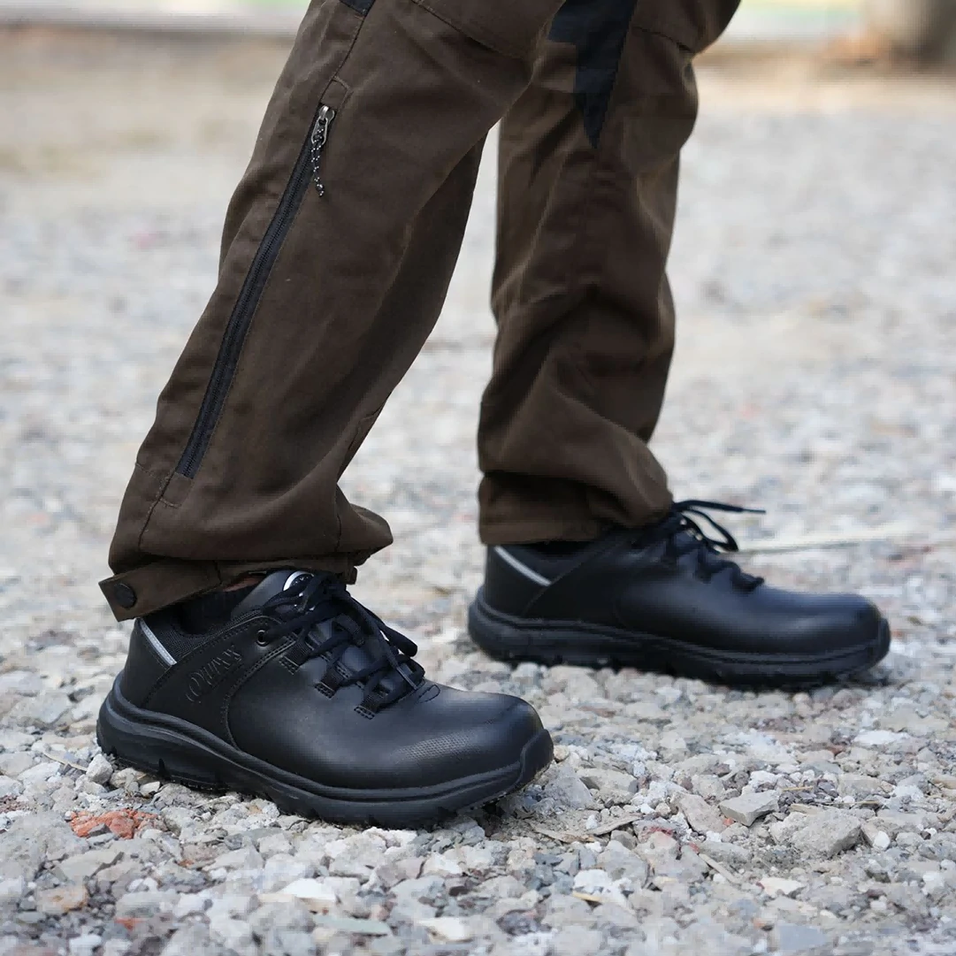 Blog_20231220-37_www.ouxxsafety.com_Workboots_Workshoes_ouxxshoes_ouxxboots_non slip shoes_work boots for men